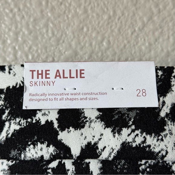 Lane Bryant NWT The Allie Pants - Picture 7 of 11
